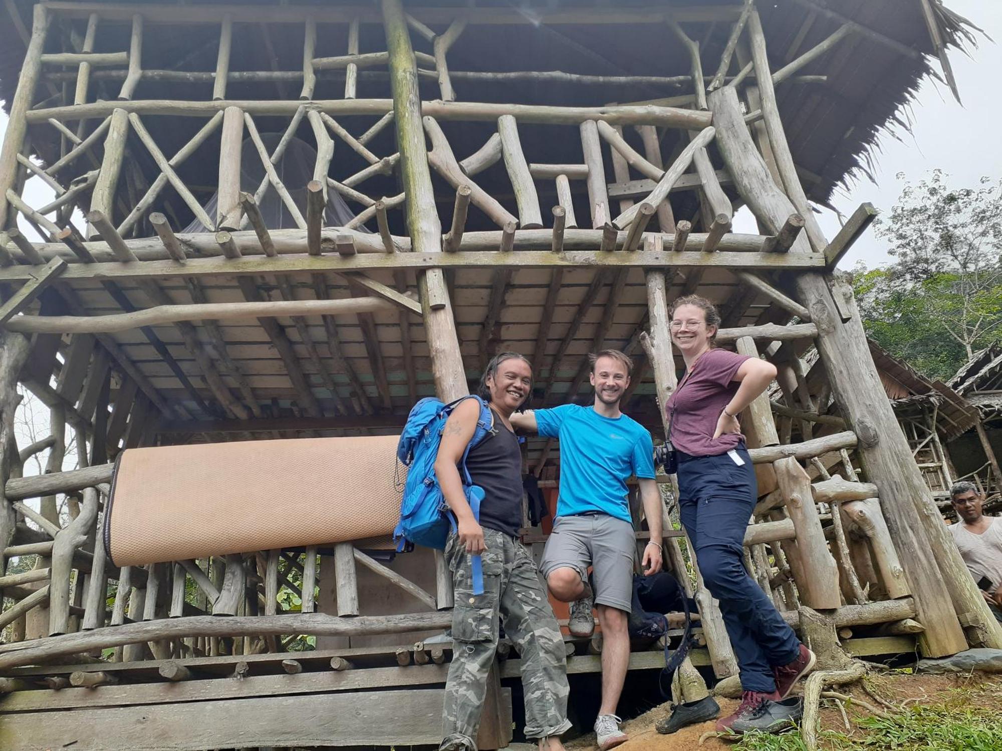 Jhony'S Backpacker-Guest House Only Stay Here Book Treking With Us Bukit Lawang Buitenkant foto
