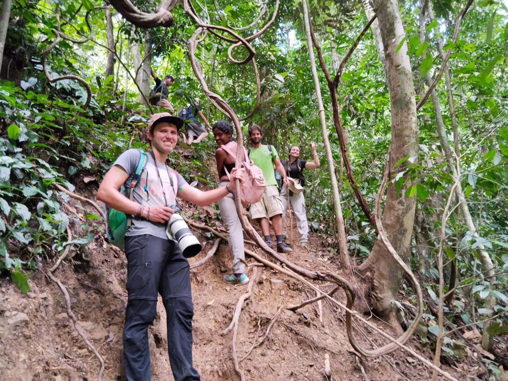 Jhony'S Backpacker-Guest House Only Stay Here Book Treking With Us Bukit Lawang Buitenkant foto