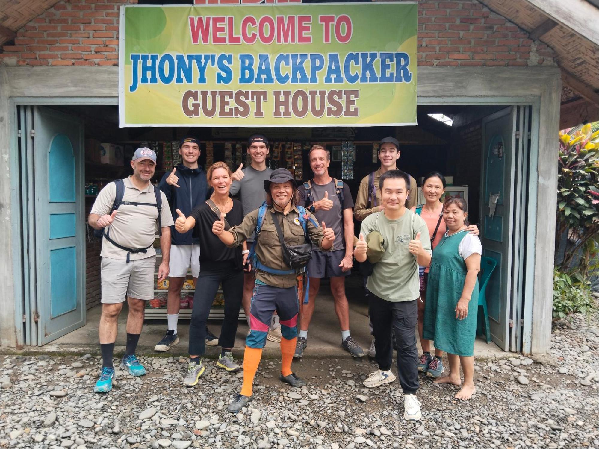 Jhony'S Backpacker-Guest House Only Stay Here Book Treking With Us Bukit Lawang Buitenkant foto