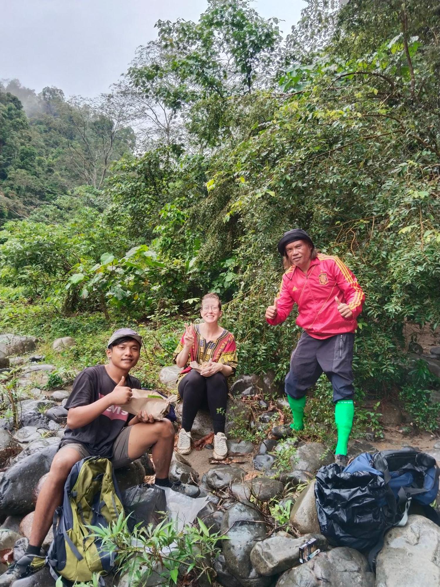 Jhony'S Backpacker-Guest House Only Stay Here Book Treking With Us Bukit Lawang Buitenkant foto