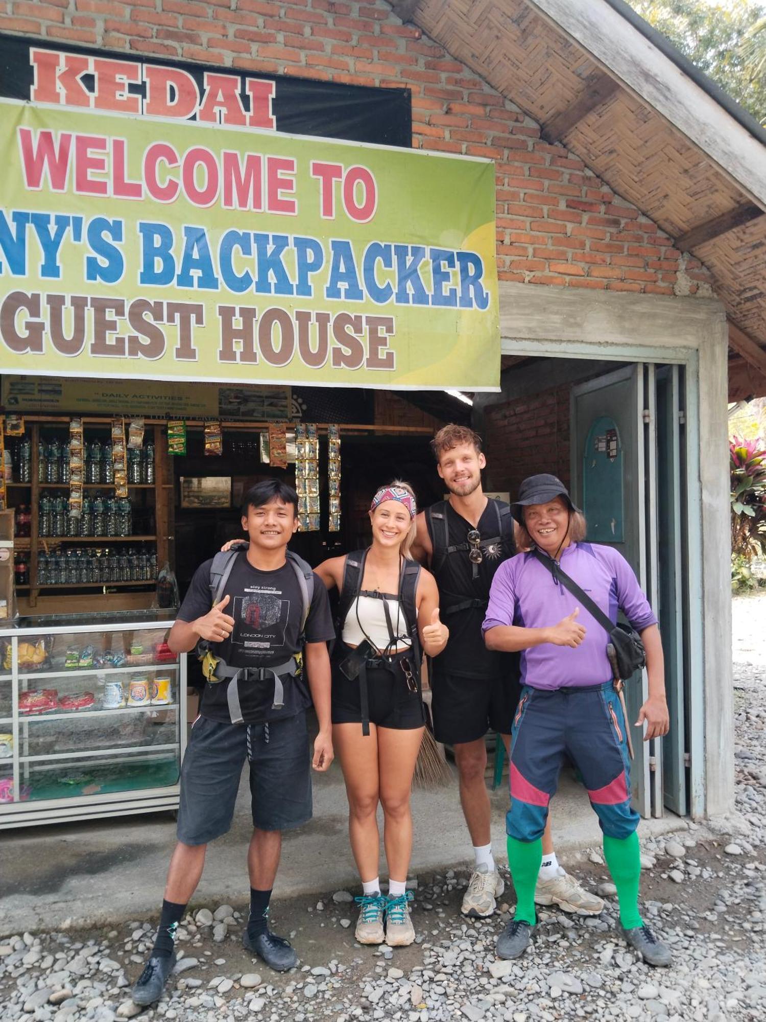 Jhony'S Backpacker-Guest House Only Stay Here Book Treking With Us Bukit Lawang Buitenkant foto