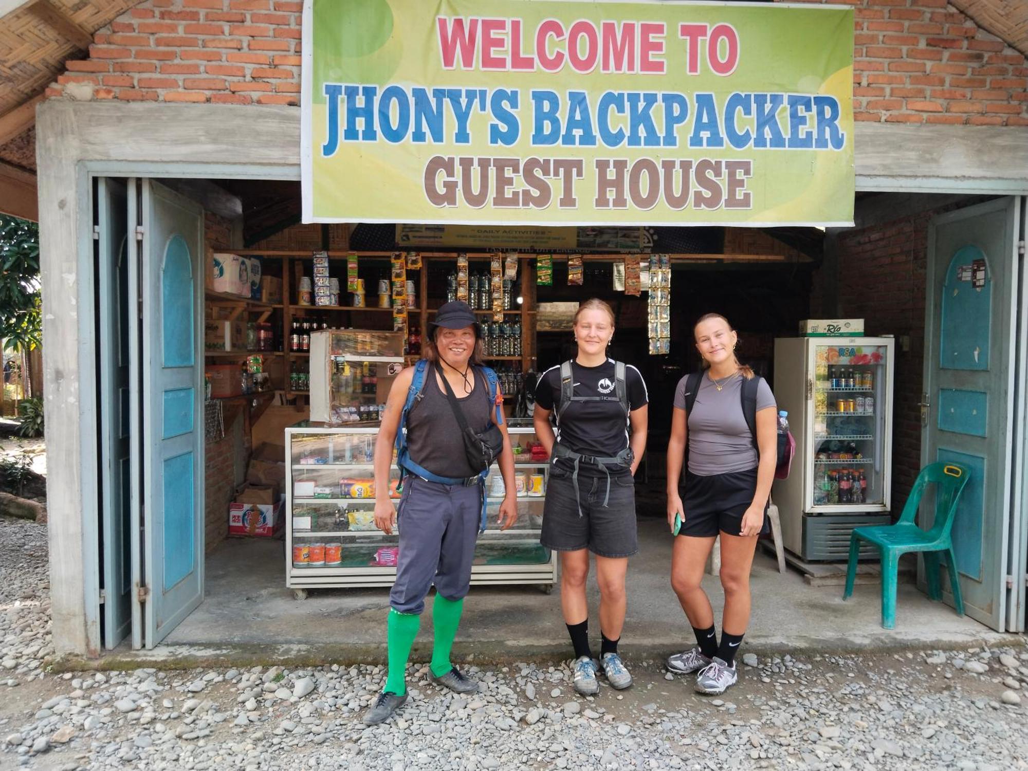 Jhony'S Backpacker-Guest House Only Stay Here Book Treking With Us Bukit Lawang Buitenkant foto