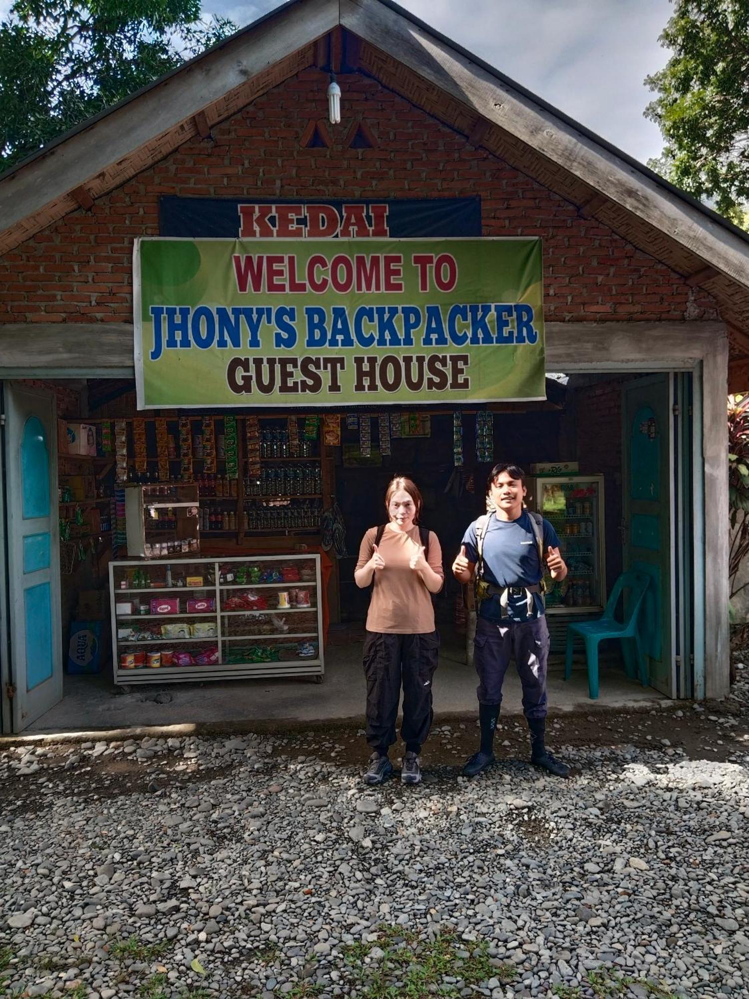 Jhony'S Backpacker-Guest House Only Stay Here Book Treking With Us Bukit Lawang Buitenkant foto